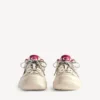 Women’s hamptons medium worn-out sneaker in off white/red